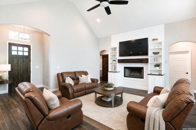 209 Gentle Breeze, Floresville, TX 78114