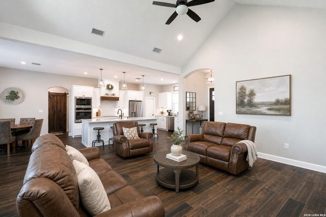 209 Gentle Breeze, Floresville, TX 78114