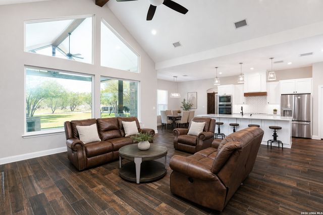 209 Gentle Breeze, Floresville, TX 78114