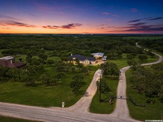 209 Gentle Breeze, Floresville, TX 78114