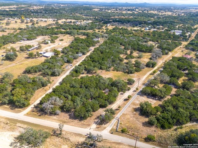 2181 Panther Hollow Dr, Bandera, TX 78003