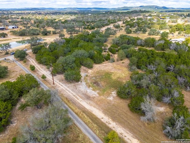 2181 Panther Hollow Dr, Bandera, TX 78003