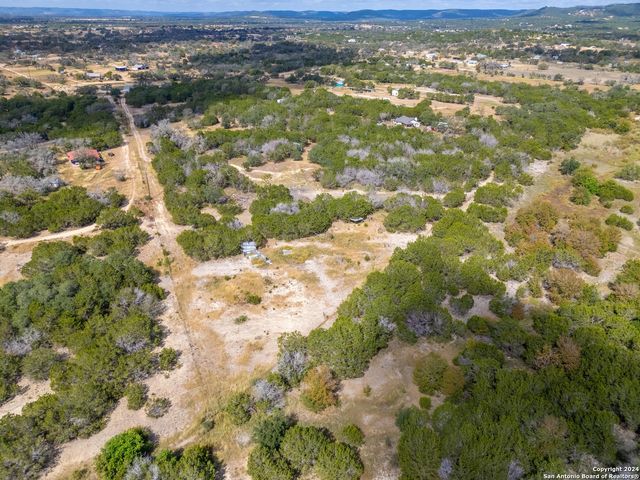 2181 Panther Hollow Dr, Bandera, TX 78003