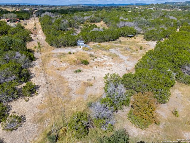2181 Panther Hollow Dr, Bandera, TX 78003