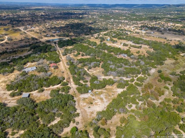 2181 Panther Hollow Dr, Bandera, TX 78003