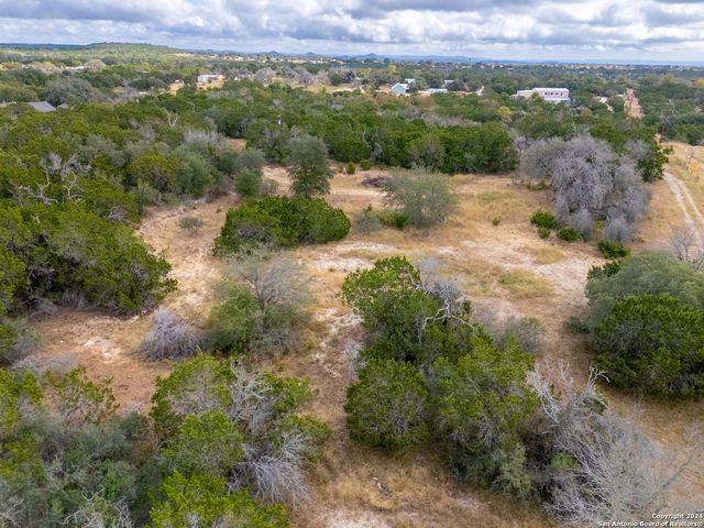 2181 Panther Hollow Dr, Bandera, TX 78003