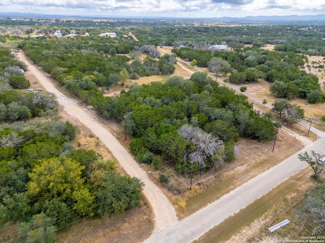 2181 Panther Hollow Dr, Bandera, TX 78003
