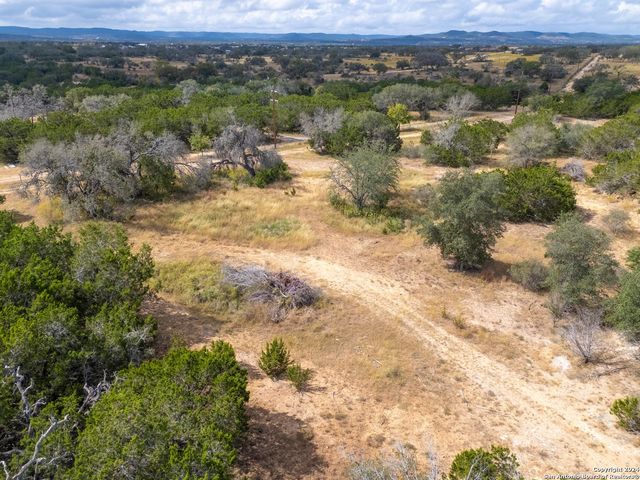2181 Panther Hollow Dr, Bandera, TX 78003