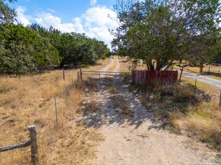 2181 Panther Hollow Dr, Bandera, TX 78003