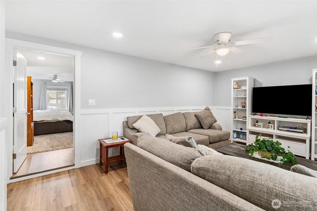 31435 10th Avenue S, Federal Way, WA 98003