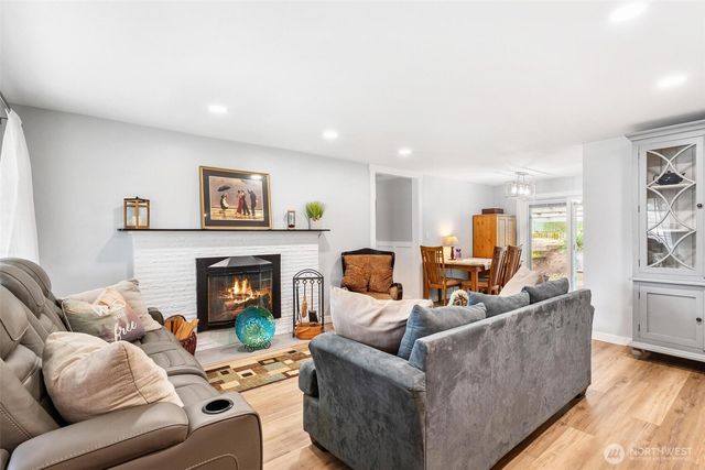 31435 10th Avenue S, Federal Way, WA 98003