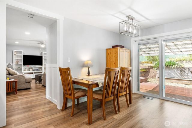 31435 10th Avenue S, Federal Way, WA 98003