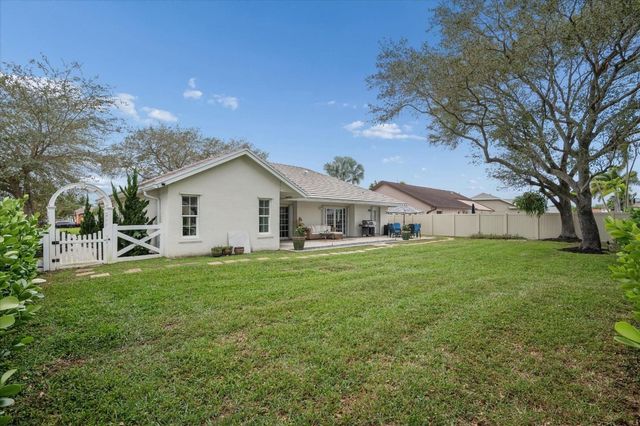 401 Barbri Lane, Davie, FL 33325