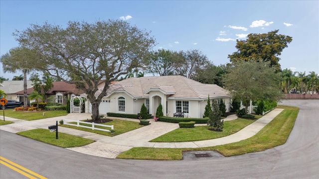 401 Barbri Lane, Davie, FL 33325