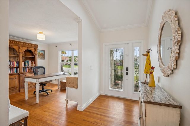 401 Barbri Lane, Davie, FL 33325