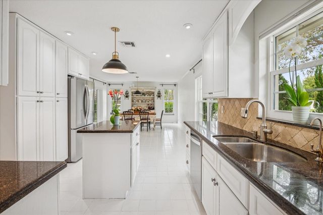 401 Barbri Lane, Davie, FL 33325