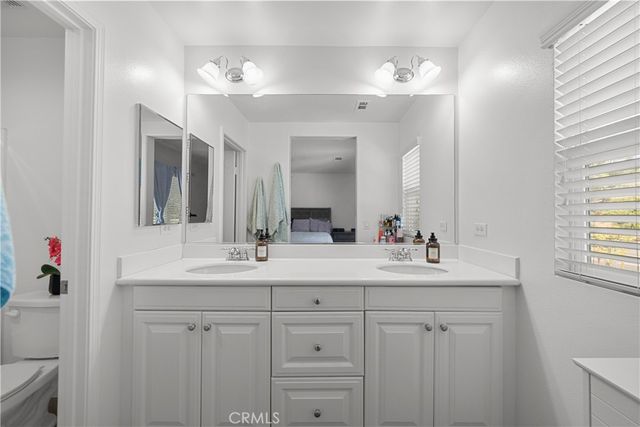 19415 Opal Lane, Saugus, CA 91350