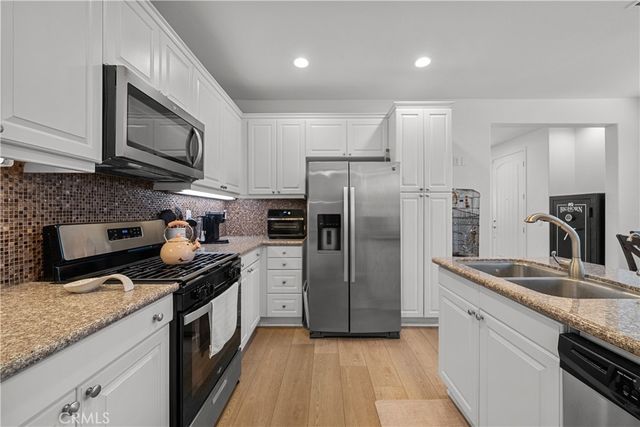 19415 Opal Lane, Saugus, CA 91350