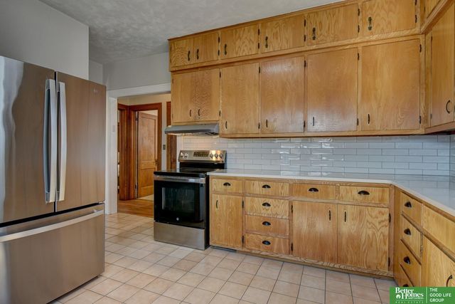 1525 S 25 Avenue, Omaha, NE 68105