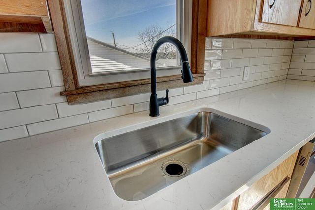 1525 S 25 Avenue, Omaha, NE 68105