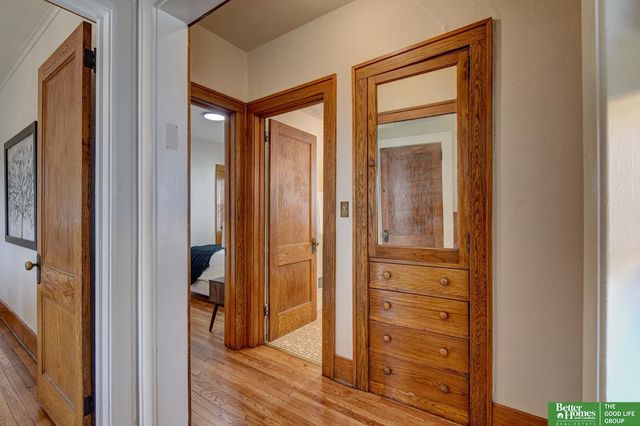 1525 S 25 Avenue, Omaha, NE 68105