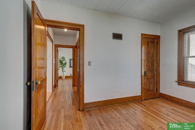 1525 S 25 Avenue, Omaha, NE 68105