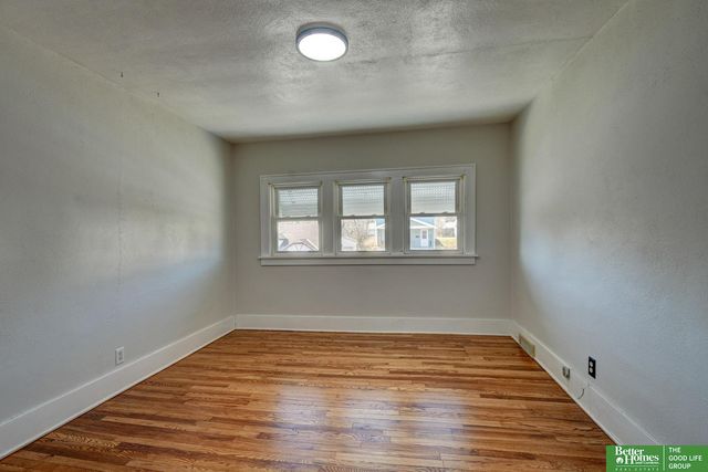 1525 S 25 Avenue, Omaha, NE 68105