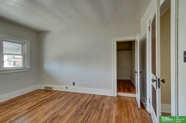 1525 S 25 Avenue, Omaha, NE 68105