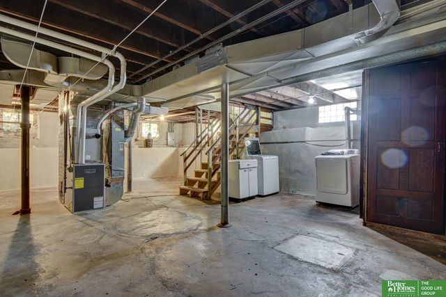 1525 S 25 Avenue, Omaha, NE 68105