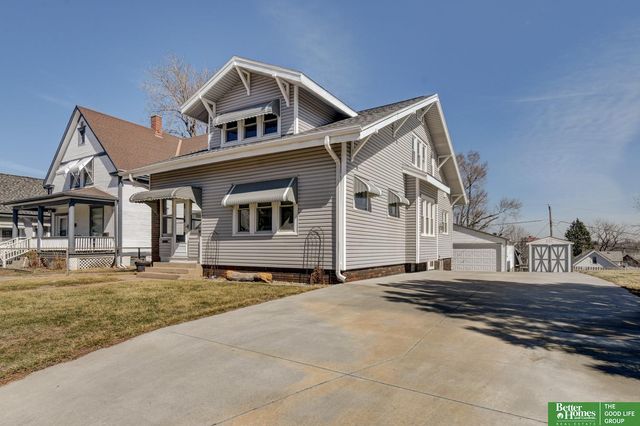 1525 S 25 Avenue, Omaha, NE 68105