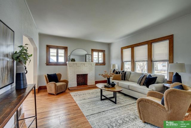 1525 S 25 Avenue, Omaha, NE 68105