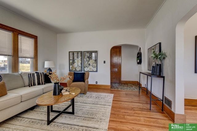 1525 S 25 Avenue, Omaha, NE 68105