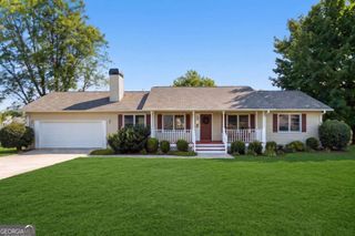 4646 Countryside Drive, Flowery Branch, GA 30542