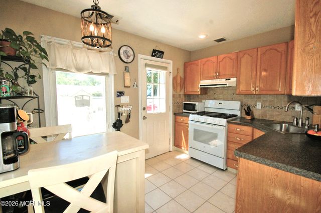 131 Laurel Avenue, Hazlet, NJ 07734