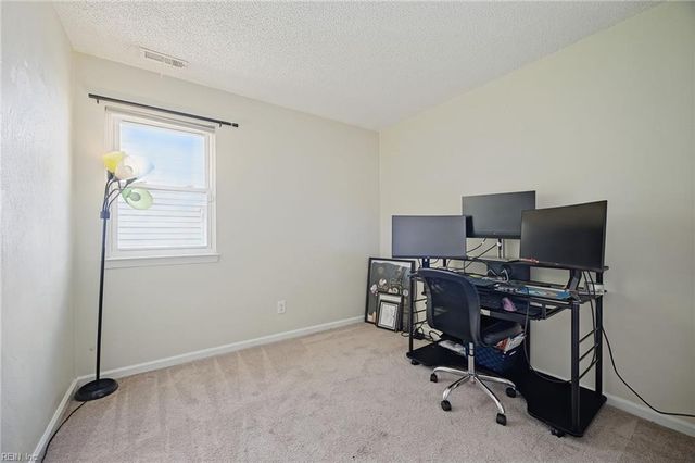 1817 Sparrow RD, Chesapeake, VA 23320