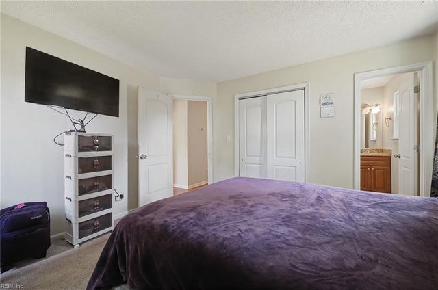 1817 Sparrow RD, Chesapeake, VA 23320