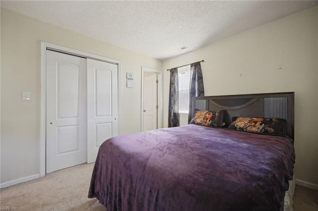 1817 Sparrow RD, Chesapeake, VA 23320
