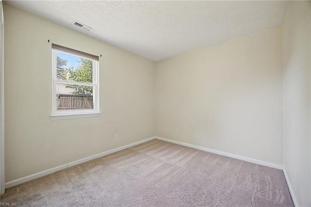 1817 Sparrow RD, Chesapeake, VA 23320