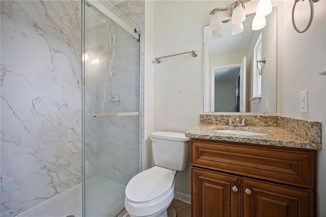 1817 Sparrow RD, Chesapeake, VA 23320
