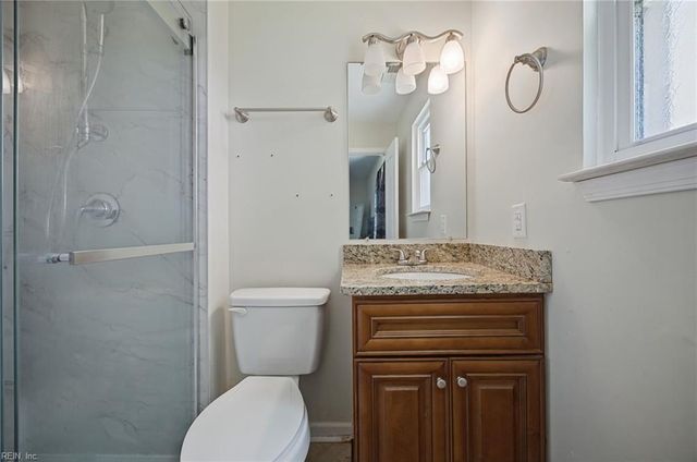 1817 Sparrow RD, Chesapeake, VA 23320