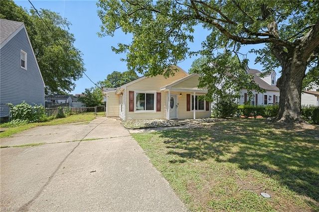 1817 Sparrow RD, Chesapeake, VA 23320