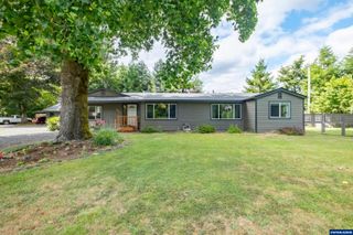 1049 N River Dr, Sweet Home, OR 97386
