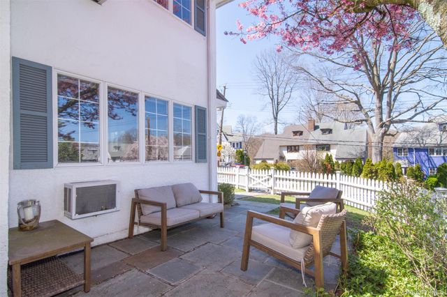 74 Kensington Road, Bronxville, NY 10708
