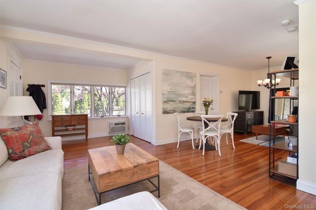 74 Kensington Road, Bronxville, NY 10708