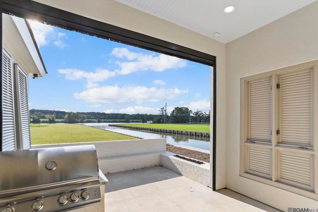 116 Pier 19 Dr, Pierre Part, LA 70339