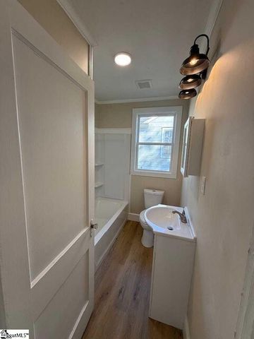 208 Glenwood Avenue, Anderson, SC 29625