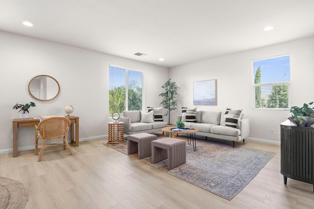 2144 Stansfield Dr, Roseville, CA 95747