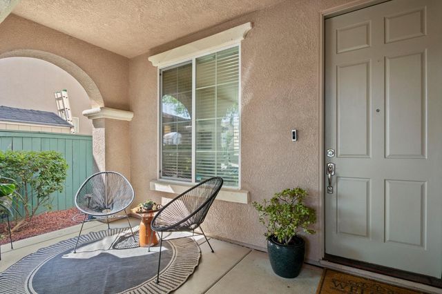 2144 Stansfield Dr, Roseville, CA 95747