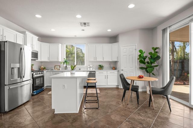 2144 Stansfield Dr, Roseville, CA 95747