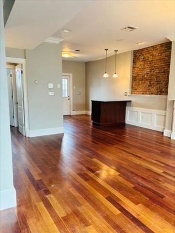 650 E 6th St 2, Boston, MA 02127